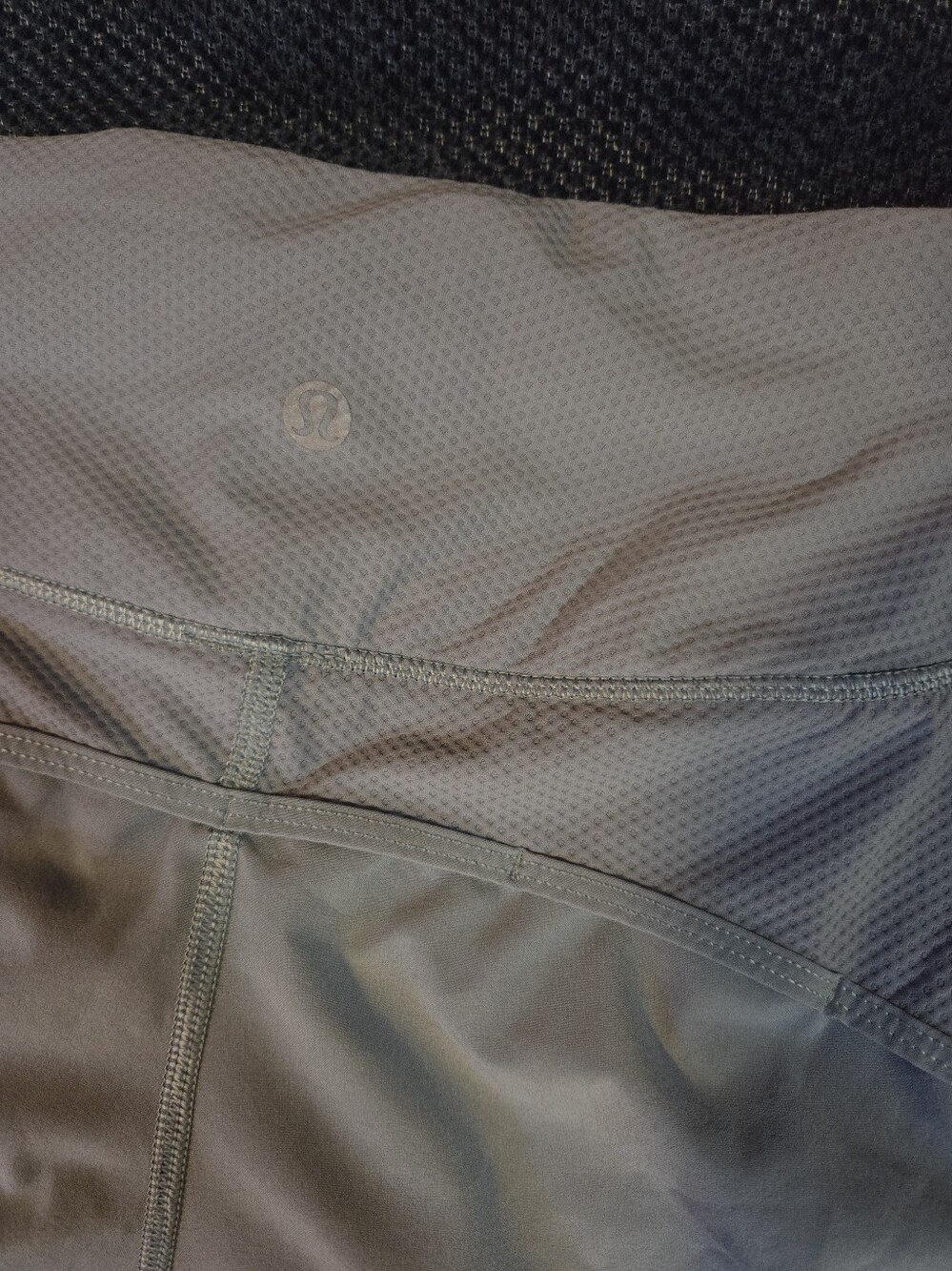 Lululemon Run Off Roure HR Short- 4" Inseam - Picture 4 of 6